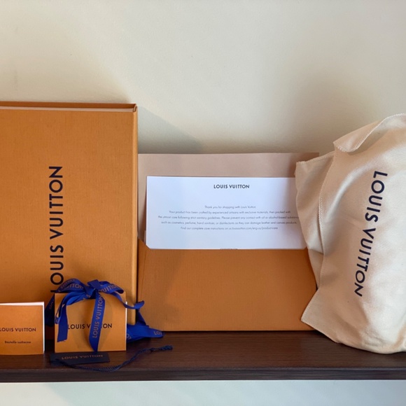 +NWT+ LOUIS VUITTON Flask Holder : Monogram steel / Monogram canvas & cowhide - Picture 4 of 16